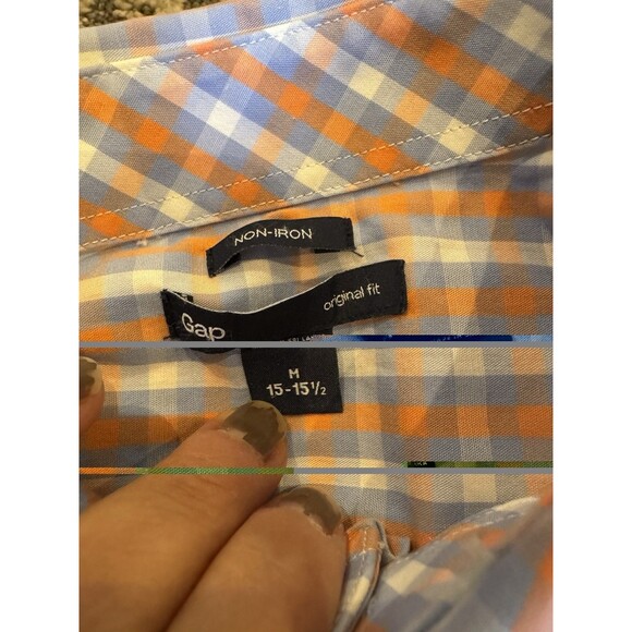 Set Of 2 Gap Non-Iron Button-Up Check LS Shirts Medium EUC - Picture 3 of 7